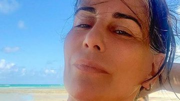 Glória Pires registra dia de praia em Alagoas e beleza natural chama a atenção de fãs - Instagram