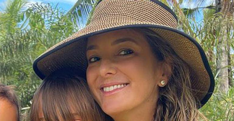 Explosão de fofura! Ticiane Pinheiro reúne as filhas, Rafa e Manuella, em clique - Instagram