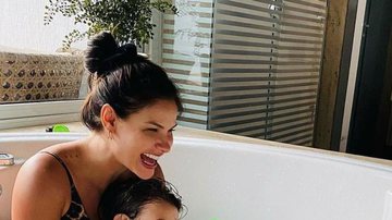 Andressa Suita brinca com os herdeiros na enorme banheira de sua mansão - Reprodução/Instagram