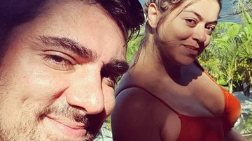 Esposa de Marcelo Adnet, Patrícia Cardoso posta selfie com a filha recém-nascida - Reprodução/Instagram
