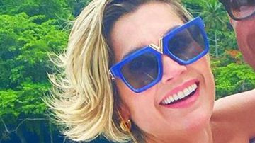 Flávia Alessandra surge de biquíni branco em passeio de barco e cintura choca fãs - Reprodução/Instagram