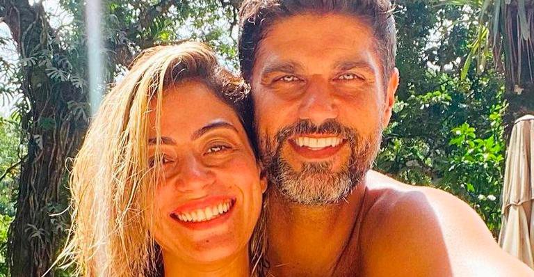 Carol Castro e Bruno Cabrerizo protagonizam cena de amor na piscina - Reprodução/Instagram