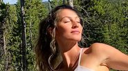 Gisele Bündchen dá show de contorcionismo em pose de ioga e surpreende a web: "Toda plena" - Reprodução/Instagram