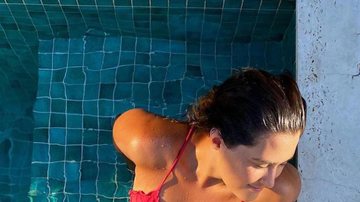 Bia Bonemer recebe elogios ao ostentar beleza em banho de piscina - Instagram