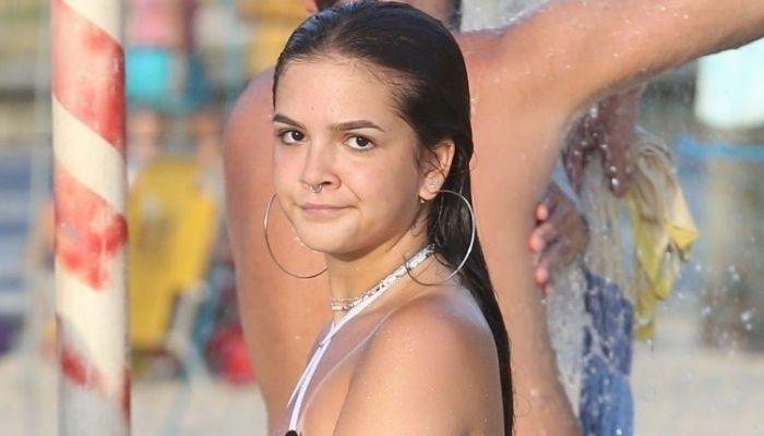 Na praia, Mel Maia se irrita ao ser flagrada por fotógrafo - AgNews/Gabriel Rangel