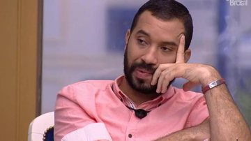 BBB21: Gilberto faz desabafo sincero após discussão com Arcrebiano: "Estou p*** desde ontem" - Reprodução/TV Globo