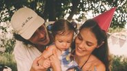 Laura Neiva e Chay Suede resgatam fotos inéditas do primeiro aniversário da filha - Arquivo Pessoal