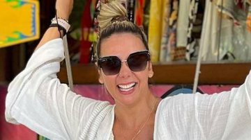 Aos 43 anos, Carla Perez ostenta barriga sequíssima e causa inveja nos fãs: "A mais linda do Brasil" - Reprodução/Instagram