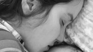 Nathalia Dill emociona ao publicar momento de comunhão com filha recém-nascida - Reprodução/Instagram