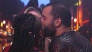 Karol Conká coloca ideia em prática e protagoniza beijo triplo com Gilberto e Sarah - Reprodução/Instagram