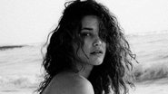 Débora Nascimento posa completamente nua na praia - Reprodução/Instagram