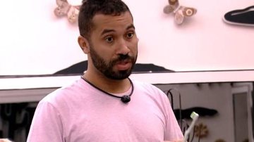 BBB21: Boy da inimiga! Gilberto revela que era interessado em ficar com Arcrebiano: "Queria pegar ele" - Reprodução/TV Globo