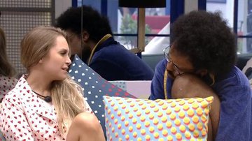 BBB21: Carla lamenta ter magoado Thaís e desabafa para João Luiz - Reprodução/TV Globo