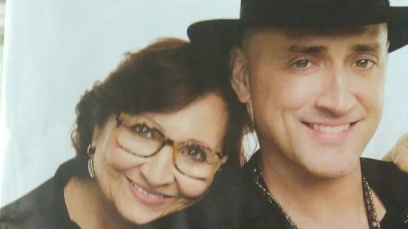 Mãe de Paulo Gustavo, Déa Lúcia se emociona com homenagens feitas ao filho em Niterói - Instagram