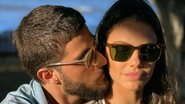 Em clique com a esposa Laura Neiva, Chay Suede se declara e web morre de amores: "Meta de relacionamento" - Reprodução/Instagram