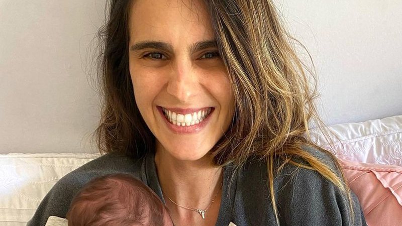 Marcella Fogaça e Joaquim Lopes celebraram, sem festinha, segundo mês das filhas - Reprodução/Instagram