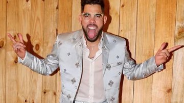 Pai de Gabriel Diniz leiloa terno que cantor usou no casamento de Carlinhos Maia - Instagram