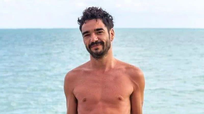 Caio Blat tira a roupa e atiça seguidores ao posar nu - Reprodução/Instagram/Guilherme Echeverria