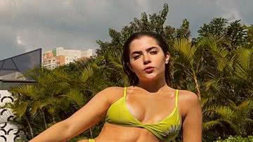De biquíni, ex-BBB Jade Picon deixa dobrinha da virilha à mostra e corpão choca - Reprodução / Instagram