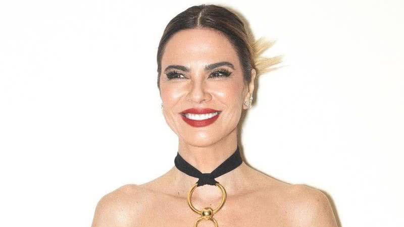 Elegante, Luciana Gimenez arrasa com vestidinho curto e decotão: "Espetáculo" - Reprodução/Instagram