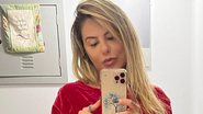 Esposa de Leonardo posa com look coladinho e barriga de fora: "Homem de sorte" - Reprodução/Instagram