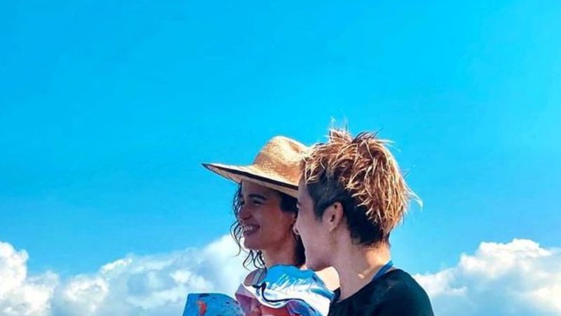 Cheias de estilo, gêmeas de Nanda Costa curtem passeio de barco: “Que fofura” - Instagram