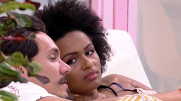 Natália opina sobre paredão e chuta sister para escanteio: “É a hora” - Reprodução / TV Globo