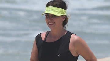 Giovanna Antonelli é clicada malhando na praia e exibe corpão aos 45 anos - AgNews/Dilson Silva