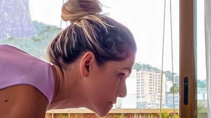 Ingrid Guimarães dá show de equilíbrio e exibe curvas sensacionais: "Poderosa" - Reprodução/Instagram