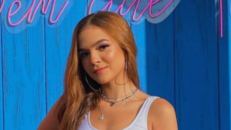 Aos 17 anos, Mel Maia escolhe saia com fenda e top branco para noitada: "Perfeita" - Reprodução/Instagram