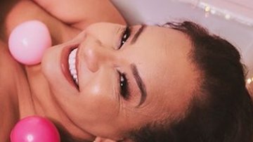 Solange Couto posa totalmente nua na banheira e fãs babam - Reprodução/Instagram