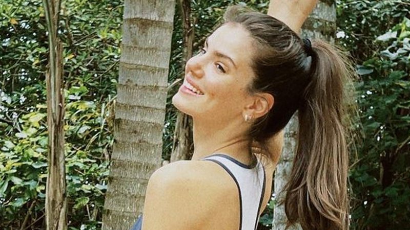 Camila Queiroz se exercita mostra corpão - Reprodução/Instagram
