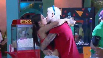 A Fazenda 13: Veio aí! Gui Araújo e Marina Ferrari protagonizam beijão na pista de dança: "Que comemoração" - Reprodução/PlayPlus
