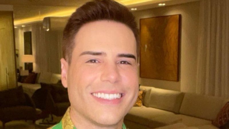 Luiz Bacci ostenta, posa com camisa de R$ 6 mil e choca cantor famoso: "Onde compro?" - Reprodução/Instagram