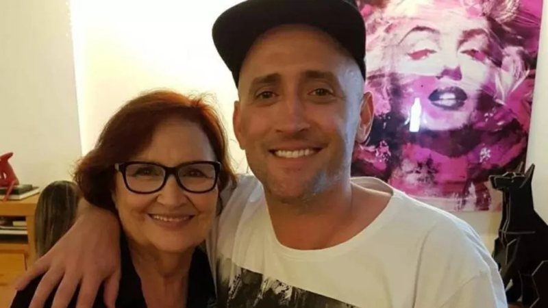 Mãe de Paulo Gustavo, Déa Lúcia desabafa e diz que dor da perda do filho 'é cada dia pior' - Instagram