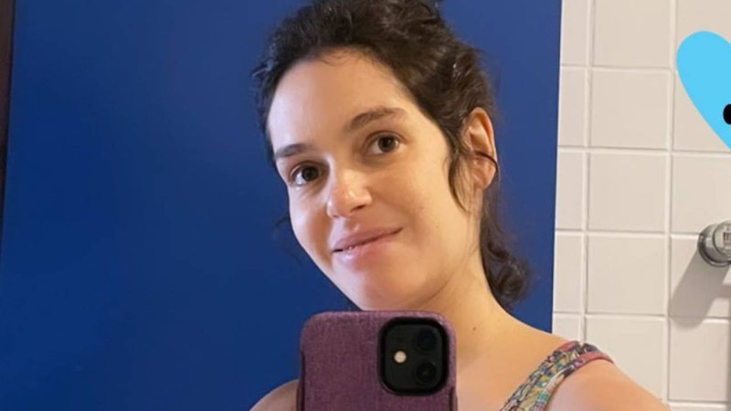 Aos sete meses, Maria Flor posa só de top e surpreende com barrigão enorme: "Minha cara de grávida" - Reprodução/Instagram