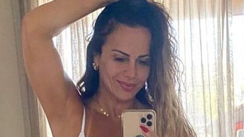 Viviane Araújo mostra corpo malhado de biquíni - Reprodução/Instagram