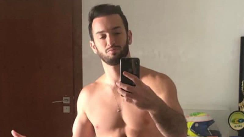 Pelado, Diego Hypolito atiça fãs com nude e quase mostra demais: "Dá pra ver" - Reprodução/Instagram