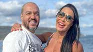 Gracyanne Barbosa agarra Belo e deixa decote à mostra em passeio de barco: "Privilégio" - Reprodução/Instagram