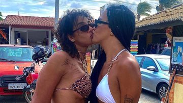 É namoro? Linn da Quebrada dá beijão e troca carinhos em foto ousada: "Gostosas" - Reprodução/ Instagram