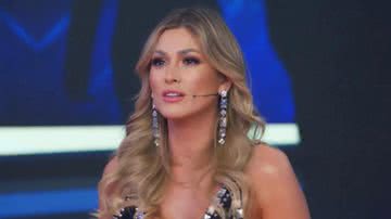 Lívia Andrade desdenha de fãs e dá show de estrelismo em gravação do 'Domingão' - Reprodução/TV Globo