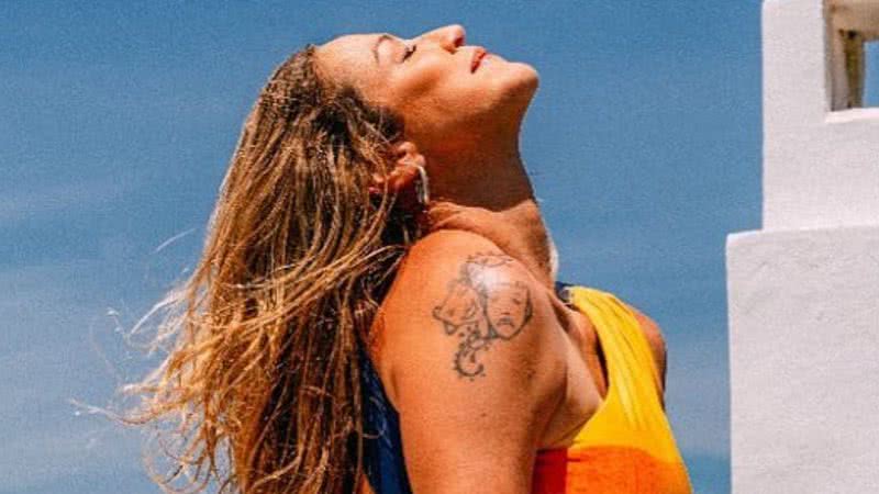 Aos 46 anos, Luana Piovani surge de maiô cavado e deixa pernões expostos: "Mulherão" - Reprodução/Instagram