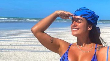 Ex-BBB Carol Peixinho arranca suspiros de biquíni cavadíssimo e dá close no bumbum: "Sereia!" - Reprodução/Instagram
