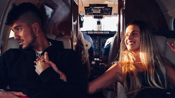 Tirando férias, Gabriel Medina e Yasmin Brunet dividem momento íntimo em jatinho de luxo: "Casalzão" - Reprodução/Instagram