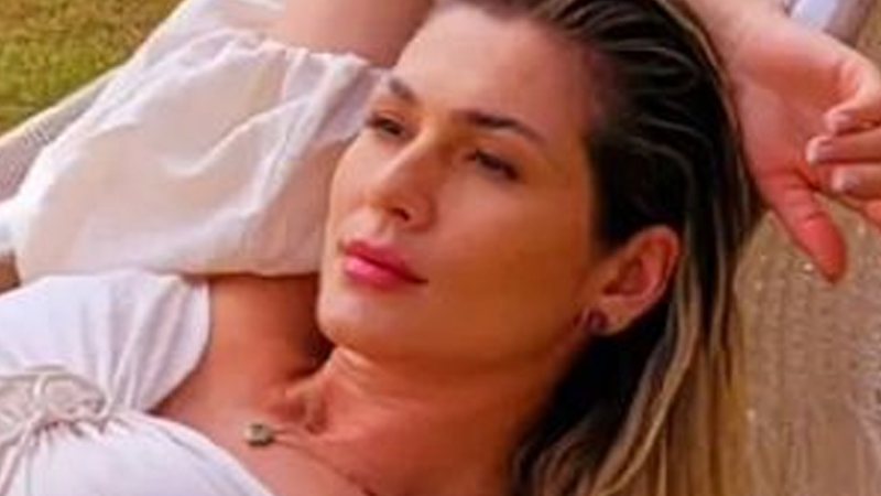 Lívia Andrade relaxa em rede durante descanso - Reprodução/Instagram