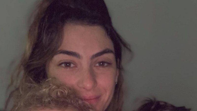 Mãe de três, Mariana Uhlmann desabafa sobre a maternidade após noite com o filho doente: "A cabeça explode" - Reprodução/Instagram