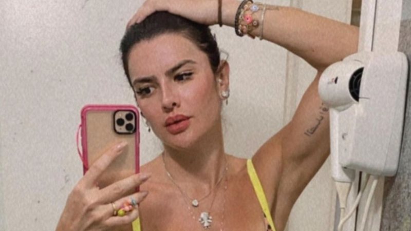 Aos 38 anos, Mirella Santos posa de biquíni na frente do espelho e corpo choca: "Surra nas novinhas" - Reprodução/Instagram