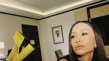Com look deslumbrante, Sabrina Sato dispensa sutiã e decote profundo deixa fãs babando - Instagram
