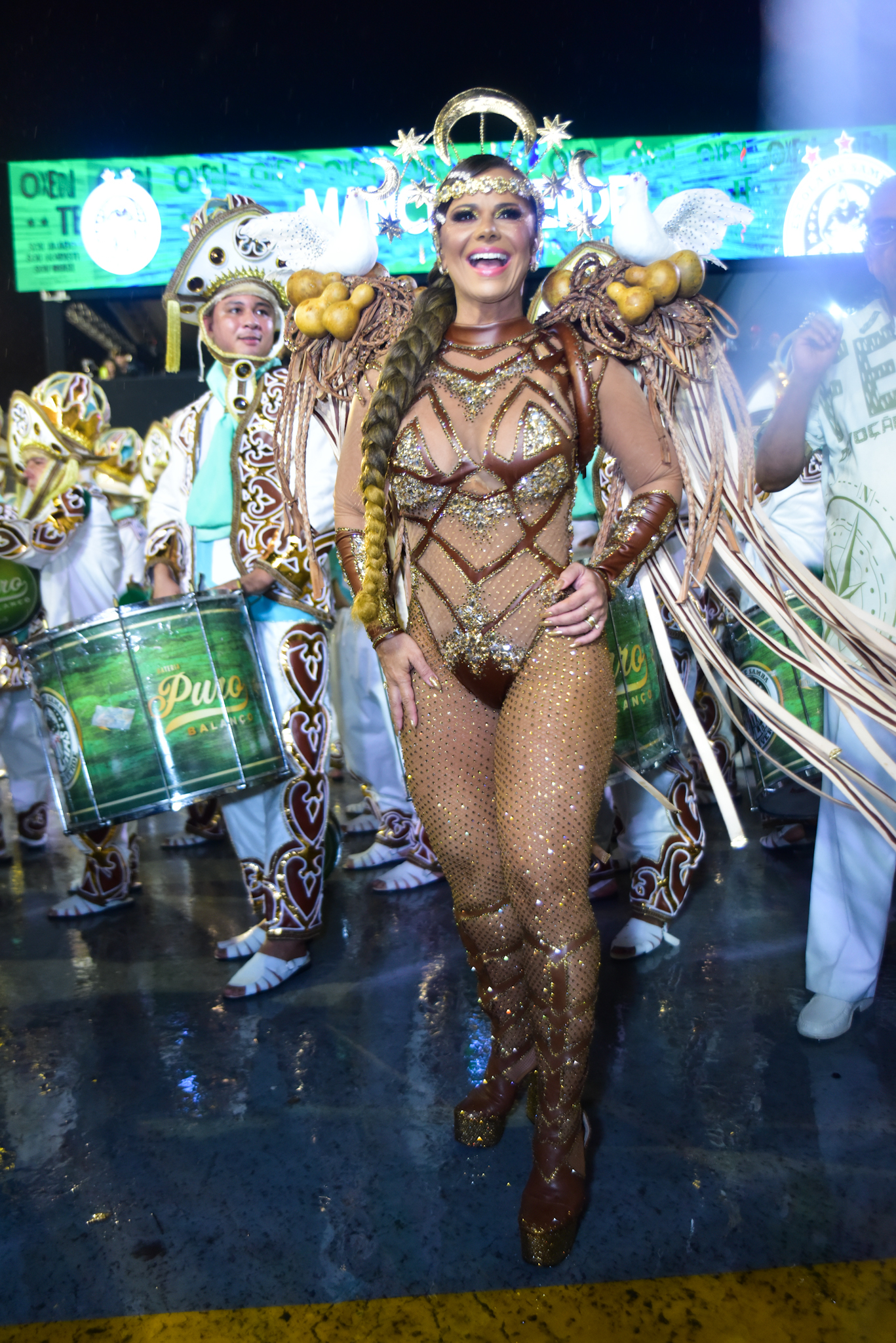 Viviane Araújo no desfile da Mancha Verde