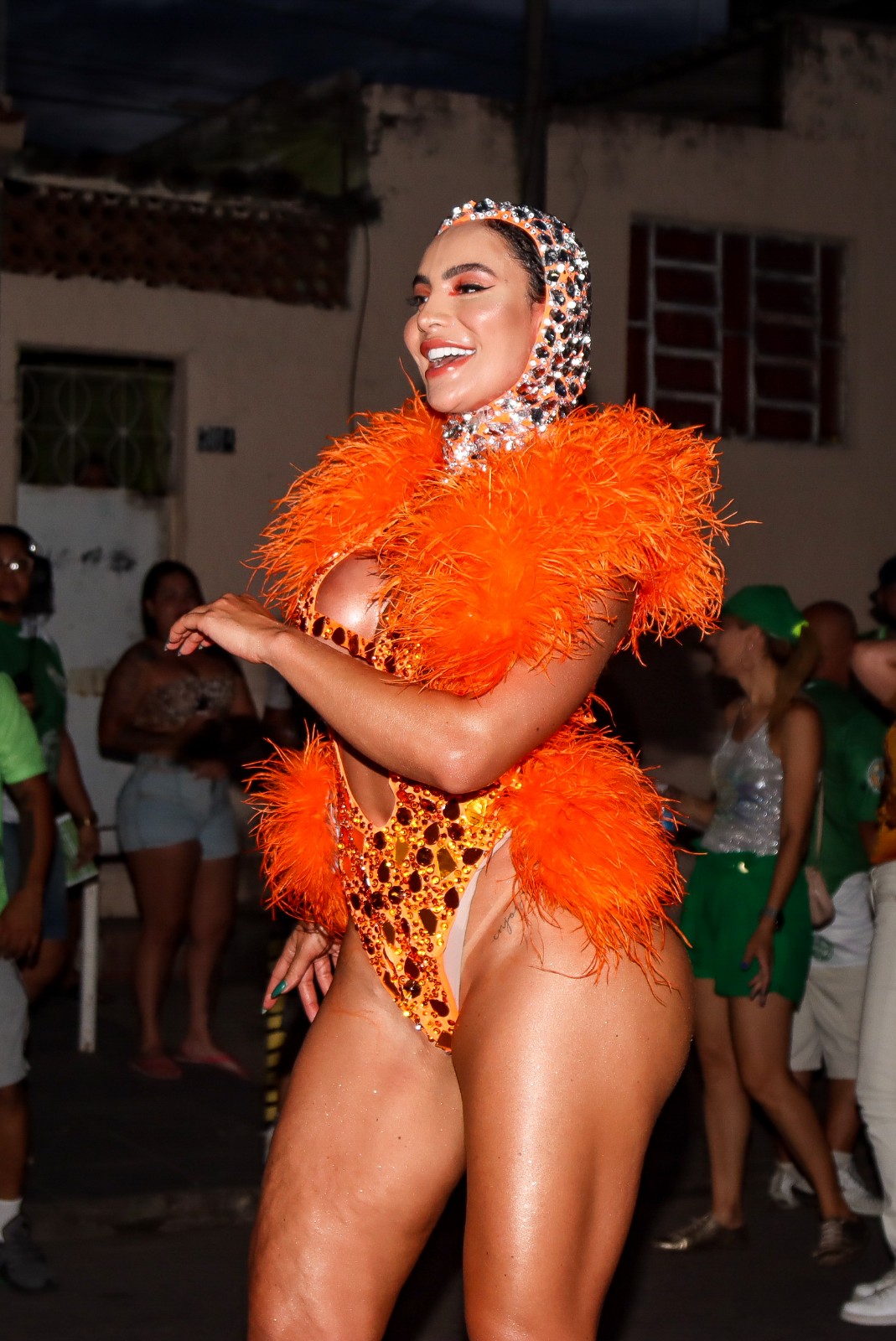 Aline Mineiro em ensaio de Carnaval